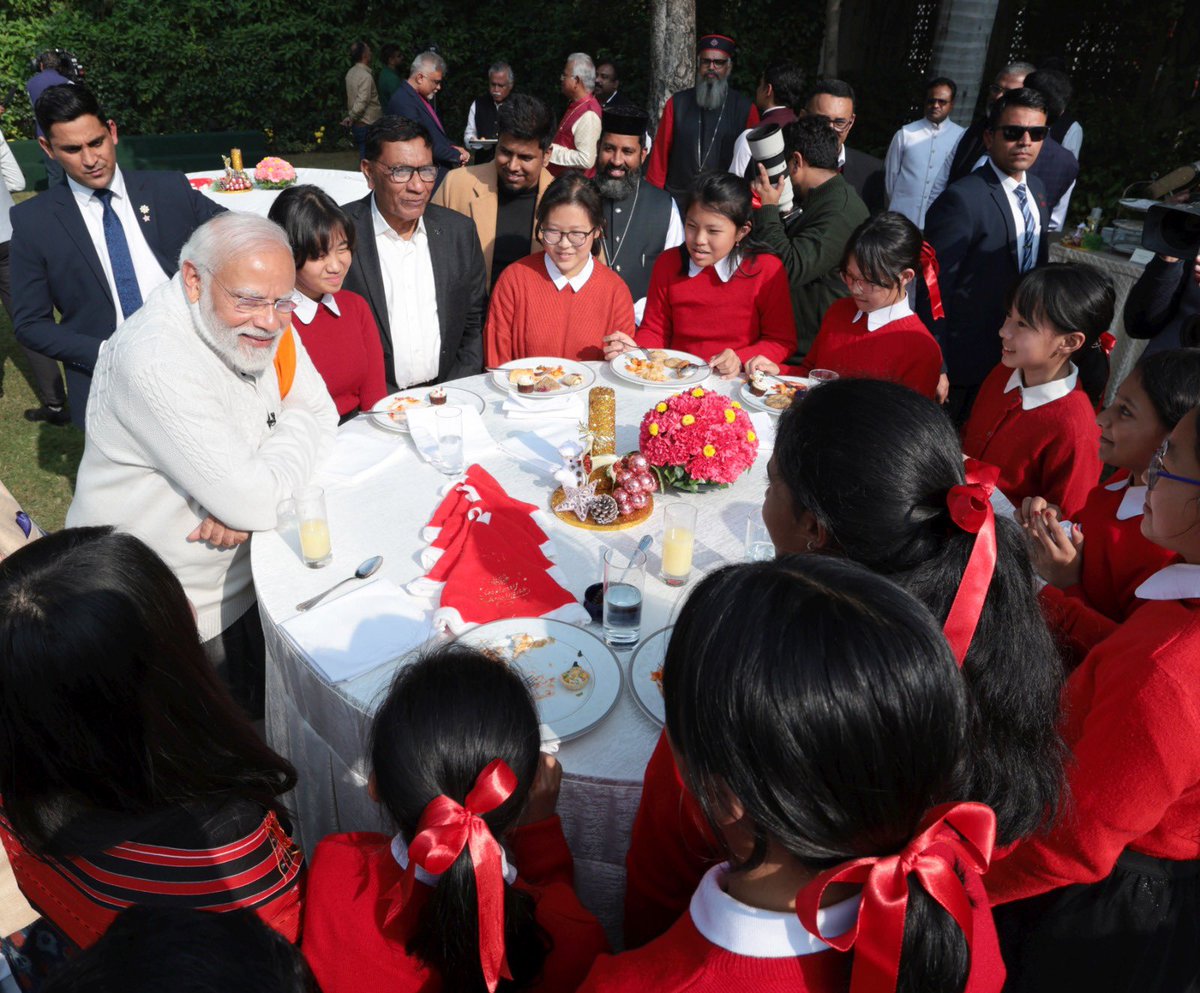 narendramodi's tweet photo. Sharing some more glimpses from the Christmas celebrations at 7, Lok Kalyan Marg. https://t.co/p06JjPlU2O