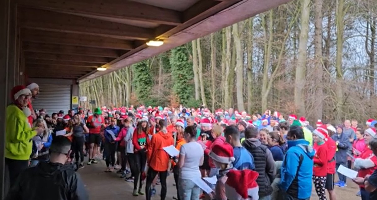 sedgeparkrun's tweet photo. Thanks to everyone who joined us for Christmas Day parkrun, to the park for hosting us, and especially to all of the volunteers who made it possible. We hope that you enjoyed our traditional festive singalong. Have a wonderful Christmas!

#loveparkrun

https://t.co/O57L9nXYGS. https://t.co/ytkwT9LmHT