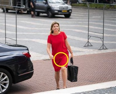 G11Sven's tweet photo. 1/2 Christianne #freeweefster van der Wal
VVD🚩'#stikstofminister'🚩. Was niks, is niks, wordt niks. Stikstof- & #SDG-waanzin🚩. #MtF? Gates' @picnic 💰. Boerensloper cf. Agenda2030🚩. #Gegroomed om juist nu ons voedsel/natuur te slopen. #Shill.
#UnderArch
#Wall
#MtF?
#PicNic! https://t.co/aa0e6Xy55Z