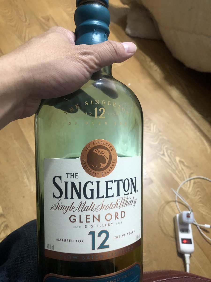 推掉5攤，躲在家裡自己喝，想說明天要去看土地，喝半瓶就好。