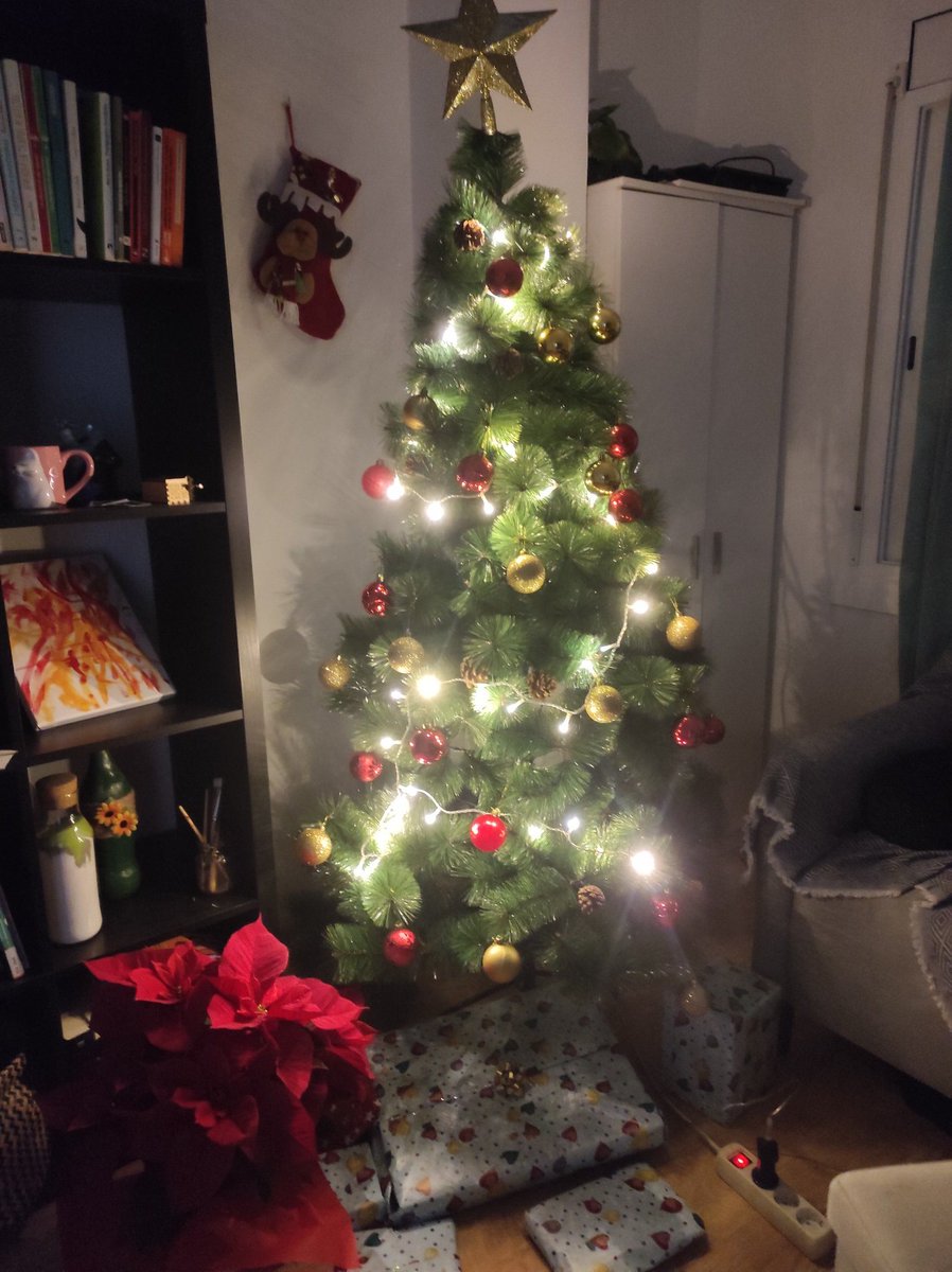 nerearosapsico's tweet photo. Bon Nadal, feliz navidá desde CATALANDALÚ 💚 @AlexAtalaya https://t.co/b5uQChGGF8