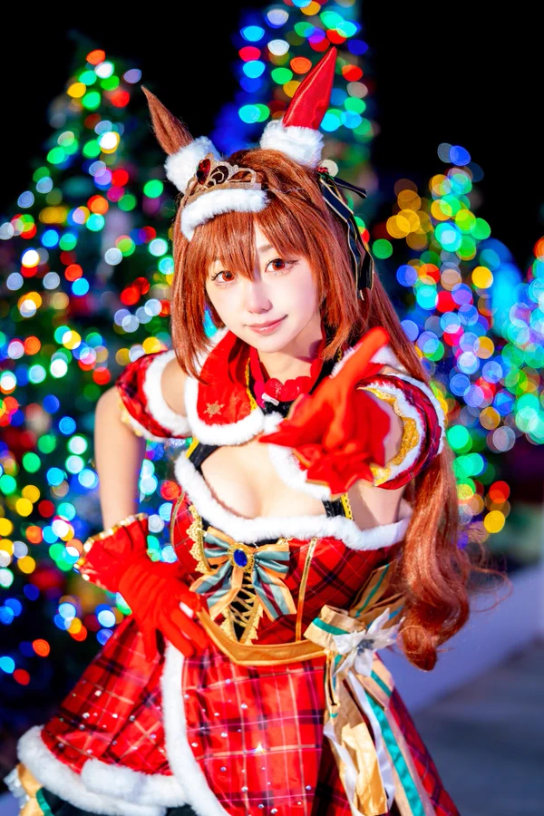 Asian girl Christmas costume