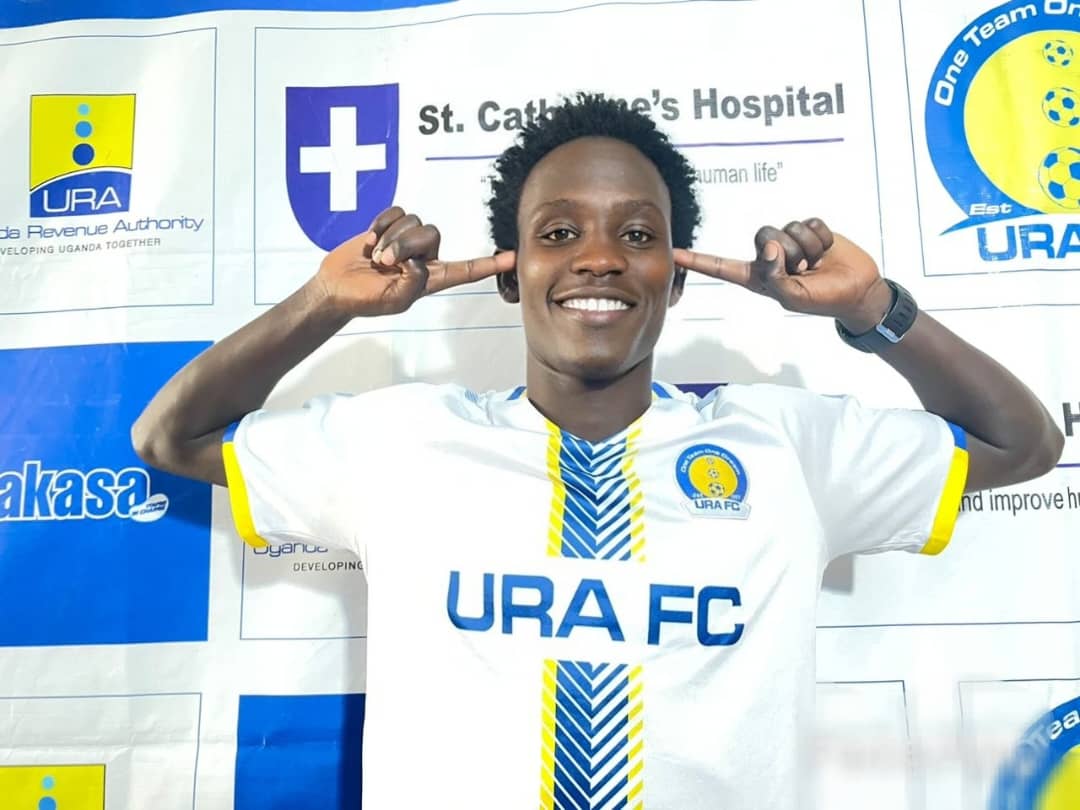 NormanNamanya4's tweet photo. May this beautiful festive season fill your heart with love, your home with joy, and your life with laughter. Happy holidays! Wishing you and your family love, peace, and happiness!
@URAFC_Official &amp; @TooroProvince

#NormanNamanya
#NNN4
#EmaziYaTooro https://t.co/E1Cpq6kONI