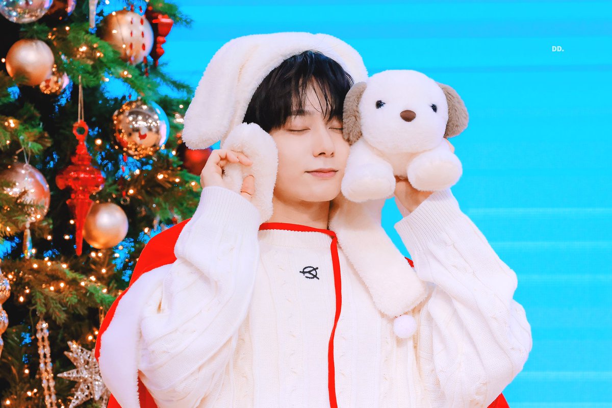 wongjakrang's tweet photo. ⠀⠀⠀⠀⠀⠀⠀⠀⠀

⠀⠀⠀⠀⠀⠀⠀⠀❧ @.thpung

                  𝘕𝘦𝘸 𝘱𝘰𝘴𝘵 :
                        Joyeux Noël ♡ 
⠀⠀⠀⠀⠀⠀ https://t.co/a7sCchCnrx