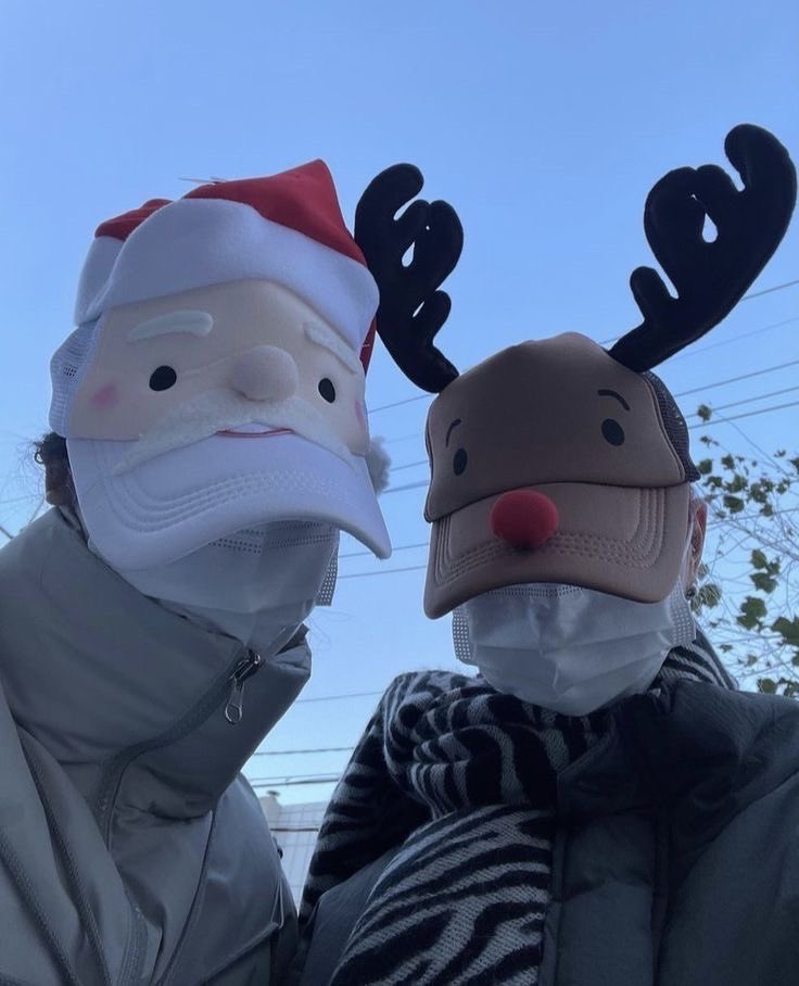sense0fs0und's tweet photo. คุณซๅuต้ากับคุณกวๅJlsuเดียร์มาแจกของขวัญแล้วครับ 😎🦌🎅🏻 🎄 https://t.co/2BvBVuXpaR