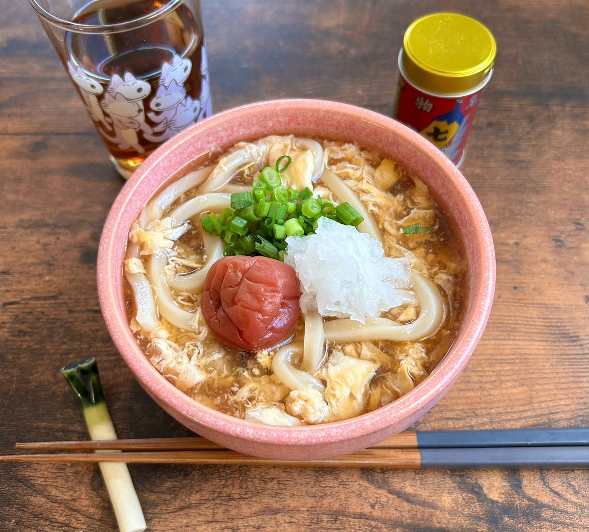 redbeanjam1210's tweet photo. 胃腸が少しお疲れモードだったので梅のせ卵とじうどんを作りました🤤
食べると体がぽかぽかしてほっとします💨 https://t.co/2ast8EJUIt