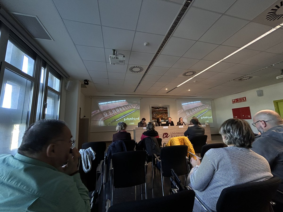 Estudiantsurv's tweet photo. El pasado 14 de diciembre tuvimos la oportunidad de participar en el Workshop del impacto económico de los eventos deportivos. 

Un programa realizado por: Xavier Farré, Juanjo  Rovira, Iris Castell, Josep Rodrigo, Dani Buyo, Bito Fuster y Anna Caula. https://t.co/BS1SmoTzOj