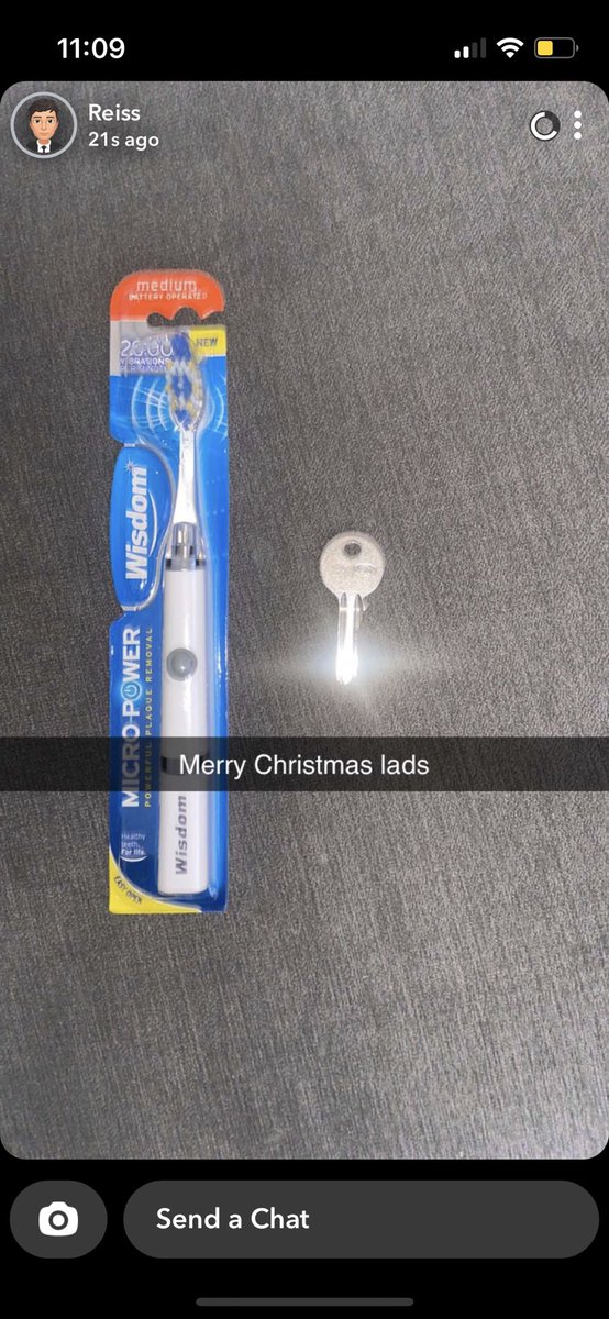 jackdavies_90's tweet photo. @ROUNDTHEBEND__ My mate got a toothbrush and a new front door key🤣🤣 https://t.co/U9o4X1JQ6K