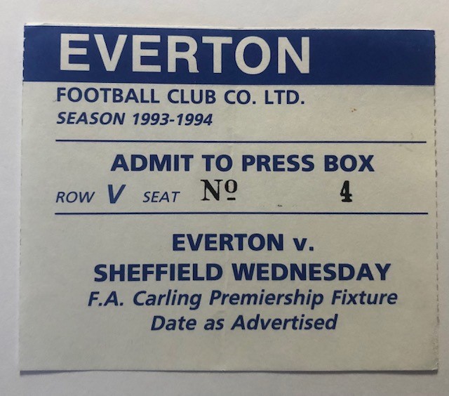 TomMirror1904's tweet photo. Everton & Tottenham gehören seit 80ern zu meinen "second teams" in GB. Die Blauen aus Liverpool sind Sheffield Wednesday beim 0:2 klar unterlegen. Spektakulär: Carlton Palmer trifft mit Kopfball-Bogenlampe (!) von außerhalb des Strafraums: https://t.co/mufHlVXHBb
#MMFT 1/2 https://t.co/WFvydQvgFF