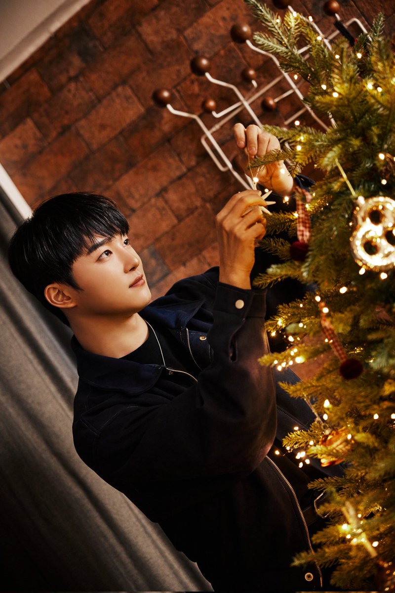 UpdateKBoys's tweet photo. 🎄❤️ O ABLUE divulgou fotos conceituais para o lançamento do álbum "Blue Of Winter".
Confira: https://t.co/H7je3aVEXA
#에이블루 #ABLUE #SnowMan #스노우맨 #BlueVery #블루베리 https://t.co/Cgt78WYbPd