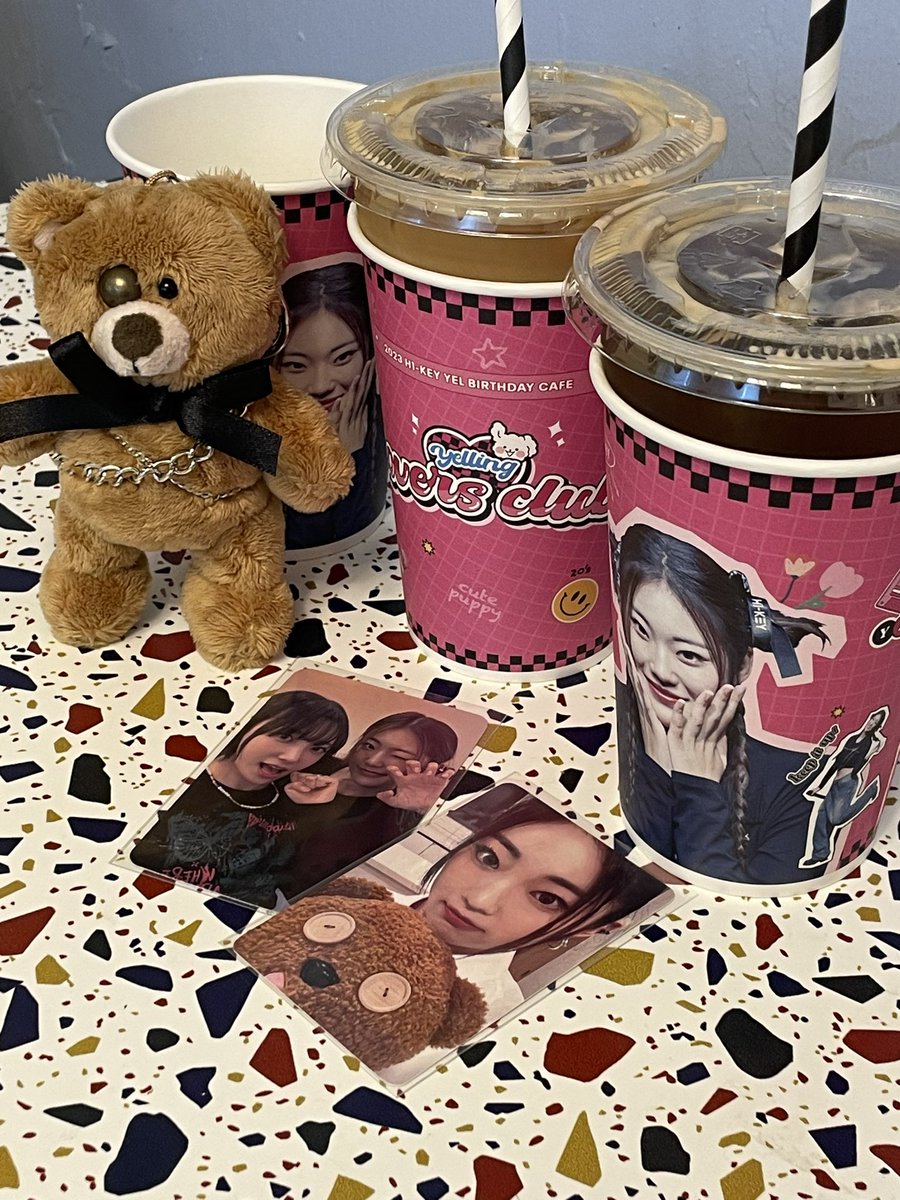 신영이와 사랑이 가득했던 공간 ♡(*´ ˘ `*)♡
우리 아기 다시 한 번 생일 너무 축하해요 .ᐟ.ᐟ 

#옐링이_생일축하하기다아
#HAPPY_YELLING_DAY