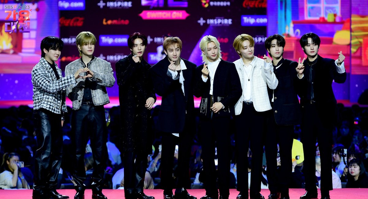 SBSNOW's tweet photo. <2023 SBS 가요대전> 레드카펫🎄
#Stray_Kids #스트레이_키즈

Copyright Ⓒ SBS. All rights reserved. 
무단 전재, 재배포 및 AI학습 이용 금지

#SBS가요대전 #2023SBS가요대전 #가요대전 #가요대전레드카펫 https://t.co/82iu1Ou9GA