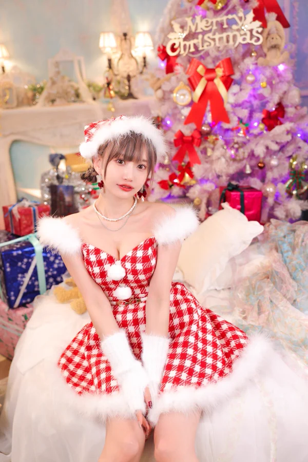 Asian girl Christmas costume