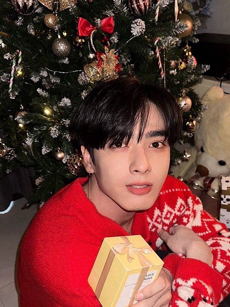 Merry Christmas นะค้าบทุกคน ขอให้ สดใส มีแต่ความสุขกันถ้วนหน้านะค้าบ 🎄🎁