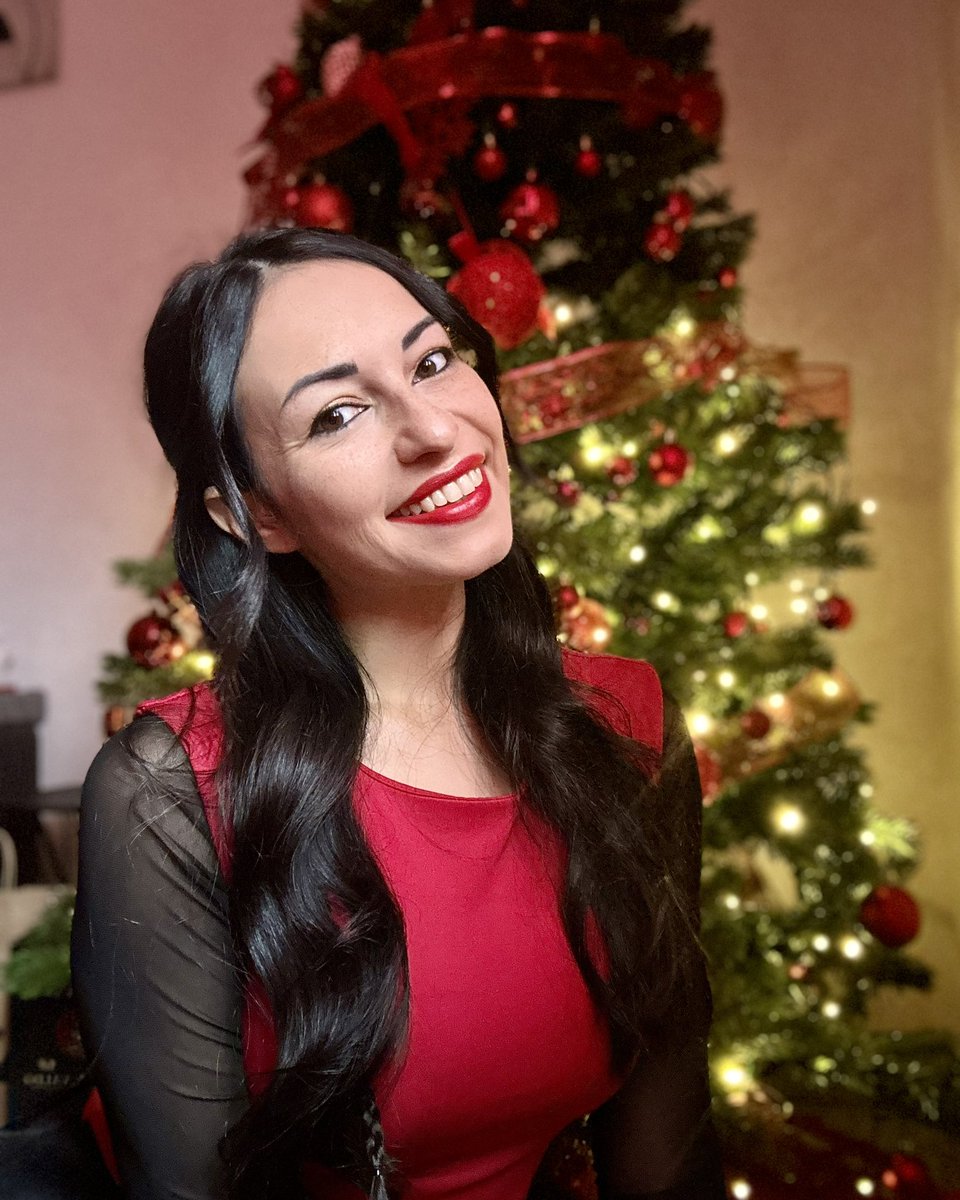✨ La foto natalizia, non poteva mancare 🎁

🎅🏻 𝑩𝒖𝒐𝒏 𝑵𝒂𝒕𝒂𝒍𝒆 𝒂 𝒕𝒖𝒕𝒕𝒊 🎄

#MerryChristmas