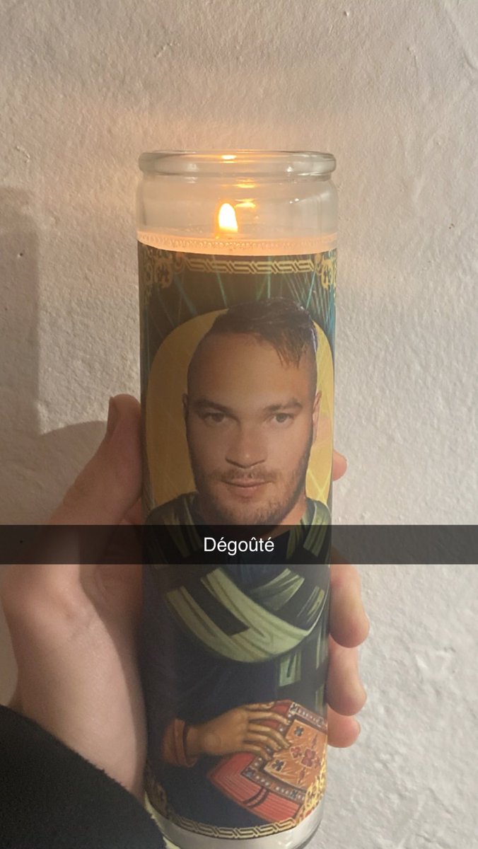 Ptdrrr comment ton cadeau ça peut être un cierge de Jul