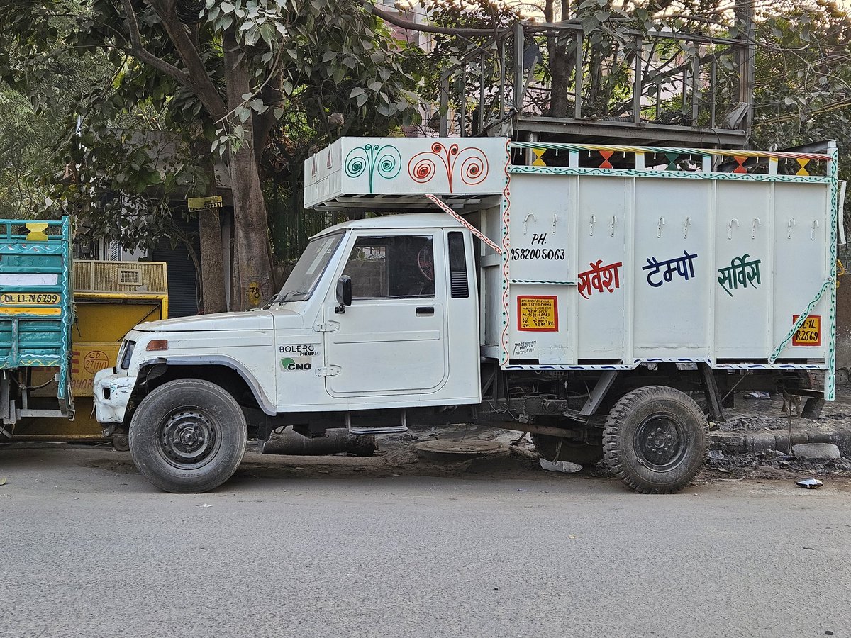 mukulsharma016's tweet photo. @dtptraffic @dcptcr @DelhiComplaint Improper parking outside public toilet. No way for public to go toilet. Pls send traffic inspector with crane for immediate action.
Date:25/11/23
Time:04:45 PM
Place:Opp DMS Milk Chitragupta Road paharganj Delhi-55
Vehicle:DL1LR2569, DL1LN6799 https://t.co/O5y2eMZQV4