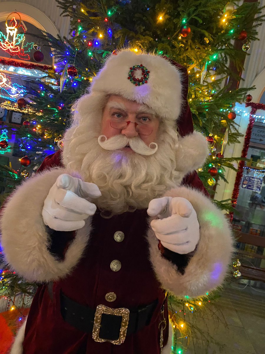 OncallSanta tweet media