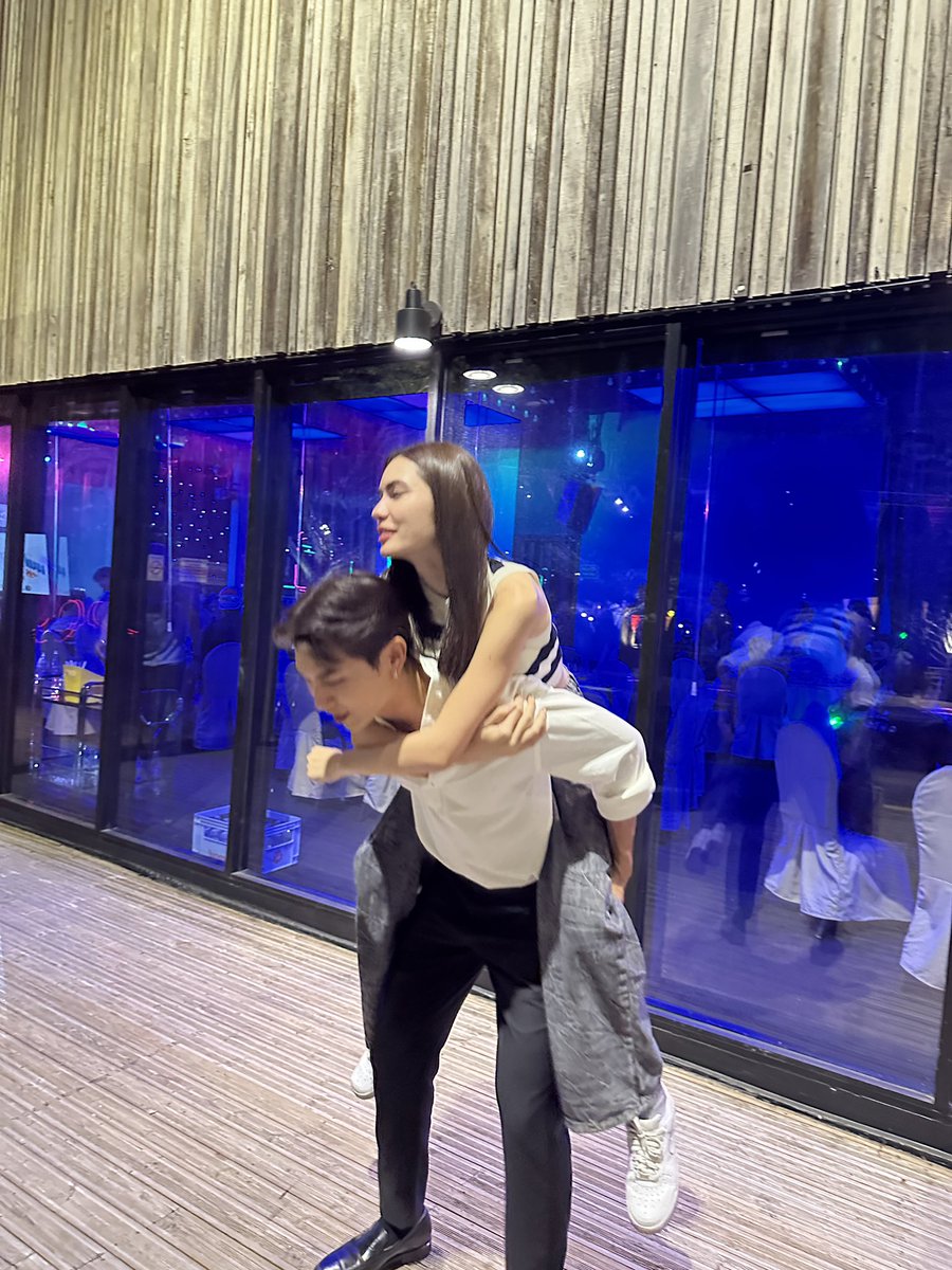 itscharlotty's tweet photo. เราจะพลาดได้ไงละ พี่คล้าวน้องทองกวาวจะมาแล้วพี่จ๋าาาาา #Teaserมนต์รักลูกทุ่ง2567 https://t.co/niA3zo5l7x