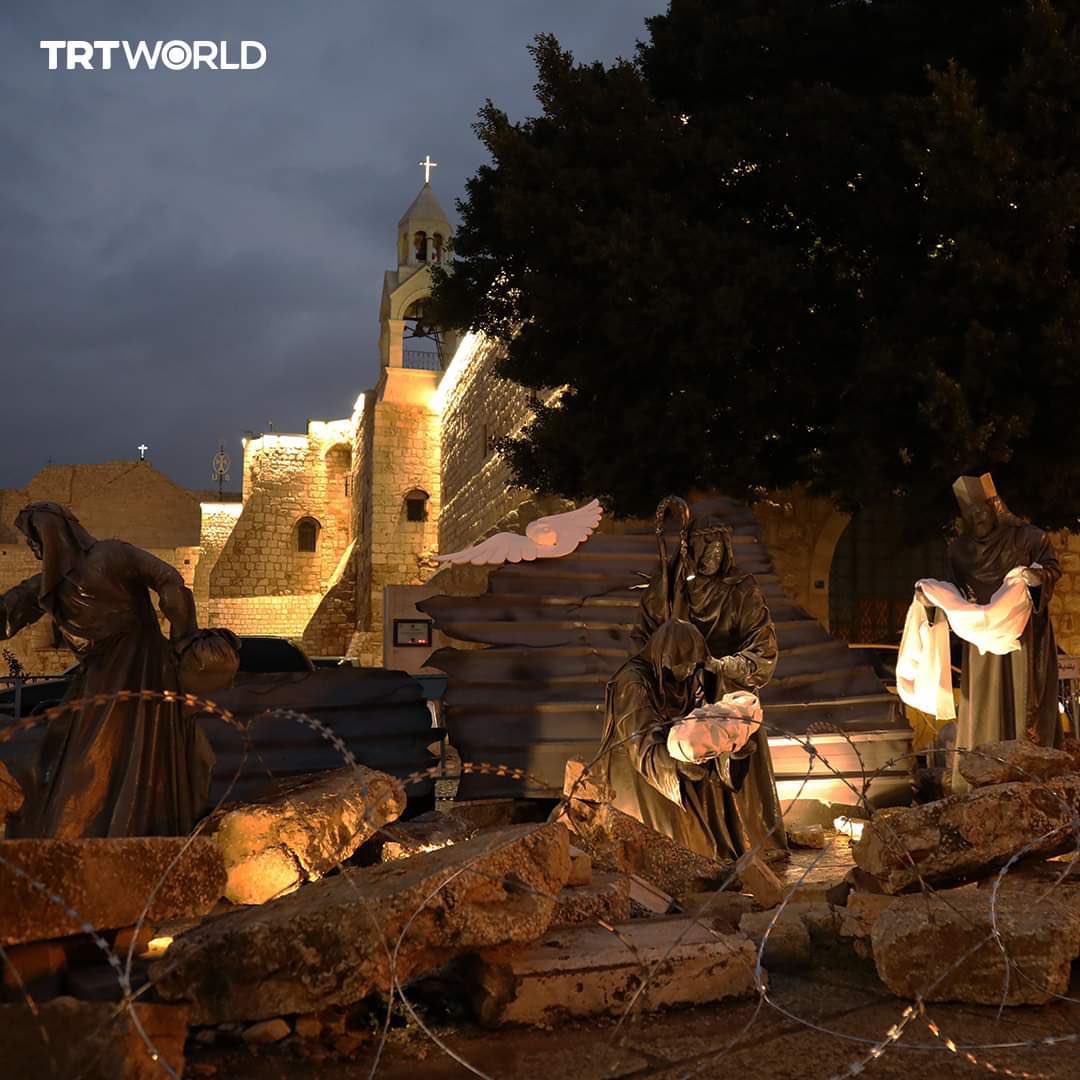 MMArena_'s tweet photo. Joyeux noël à tous ceux qui fêtent ! ❤️

Puissent ces temps vous apportent la paix, la santé et la prospérité à vous et à vos proches.

Une pensée particulière aux chrétiens du Proche-Orient persécutés, volés, chassés par le gouvernement barbare israélien. https://t.co/88M342tBBZ