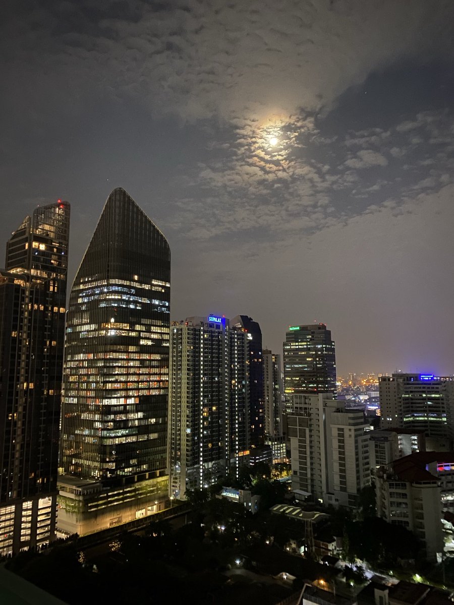 Kilcash1's tweet photo. Good night Bangkok https://t.co/BivhLd9u9X