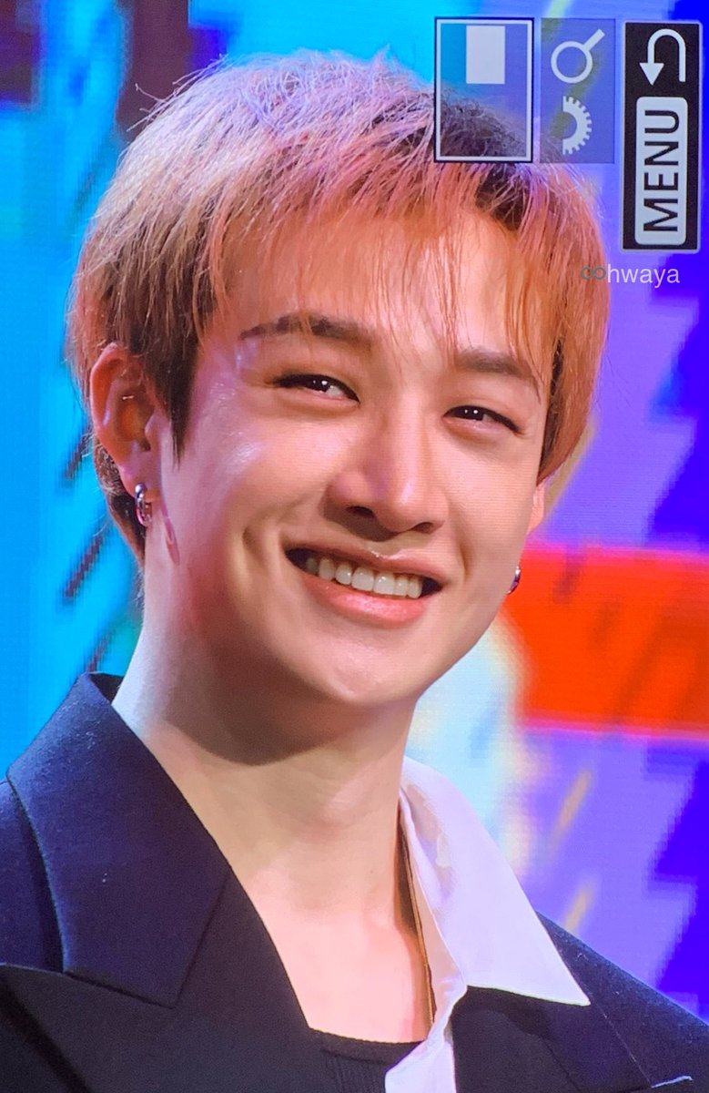 onlyofskz's tweet photo. TU NÃO SORRI ASSIM PRA MIM NÃO 🙈 https://t.co/fnvyABrZzu
