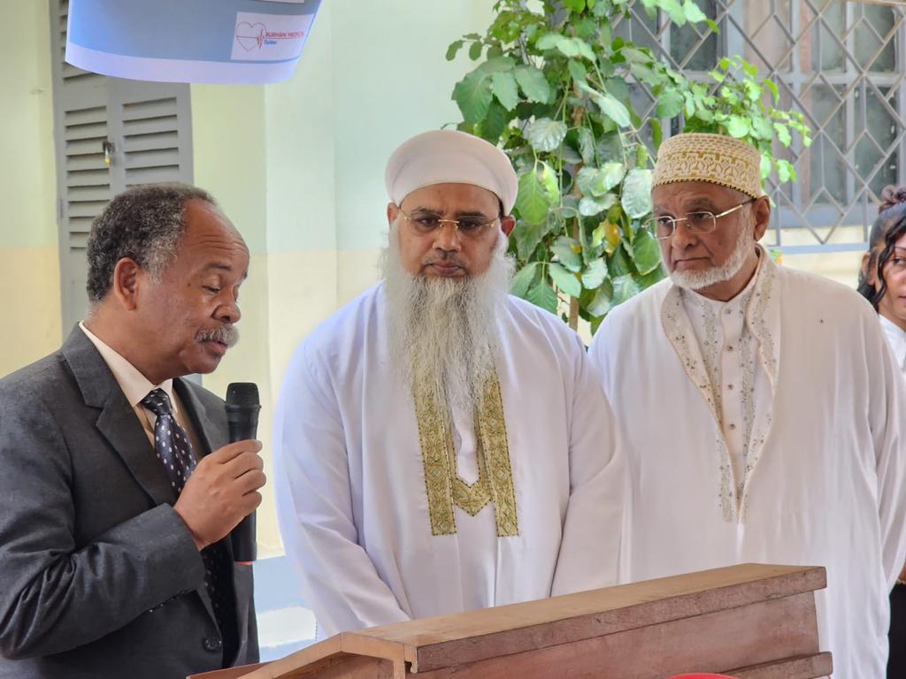 Bohras_EAfrica's tweet photo. The @dawoodi_bohras renovated L'Ecole D'Infirmiere et de Sage-Femme medical school in #Tulear which was previosly in dire condition. They also donated computers to support the journey of those becoming a midwife. The school was inaugurated on Friday by the secretary of the Mayor. https://t.co/iGp1Q9B1AA
