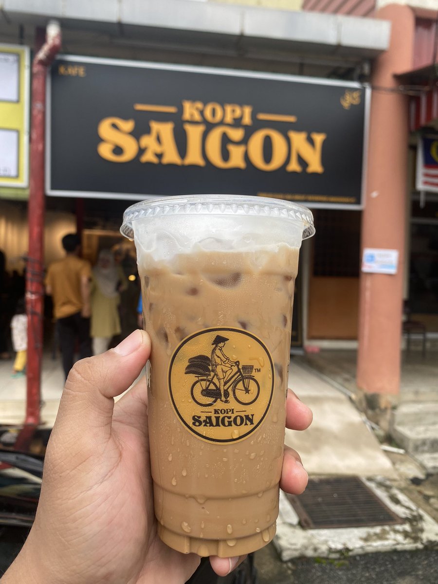 a_miyol's tweet photo. A coffee a day keeps your problems away https://t.co/YvIy34wcxJ
