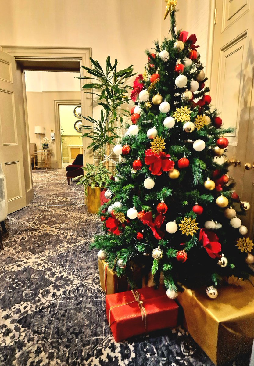 ADHDspecialist's tweet photo. #adhd #adhdlife #adhdtips #holidays #christmas #stressmanagement #mentalhealth
ADHD and the Holidays: Tips

Set realistic expectations. Nothing is perfect, including the holidays. There are always some bumps along the way and don't try to do too much. Focus on the fun bits! https://t.co/27hSTRkB0C