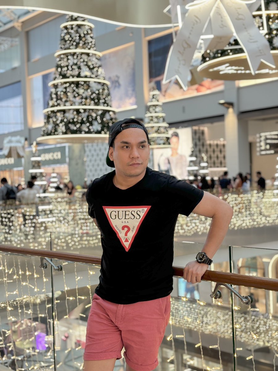 Pogs001's tweet photo. Maligayang Pasko po sa lahat. ๐๐๐๐
๐ผ
๐The Shoppes at Marina Bay Sands, Singapore
#PogsWanders #Christmas2023 #MarinaBaySands https://t.co/BQVDzVDqW6