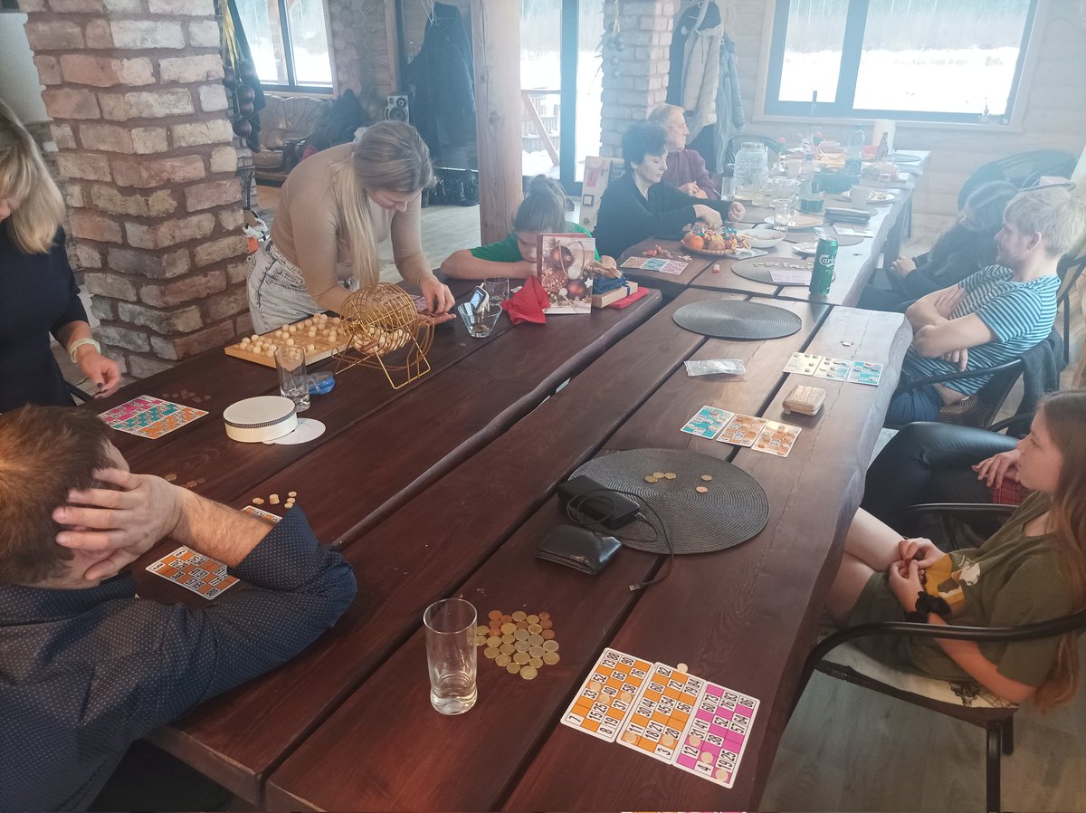 Dimizzzz's tweet image. Ziemassvētki bez bingo nav Ziemassvētki.