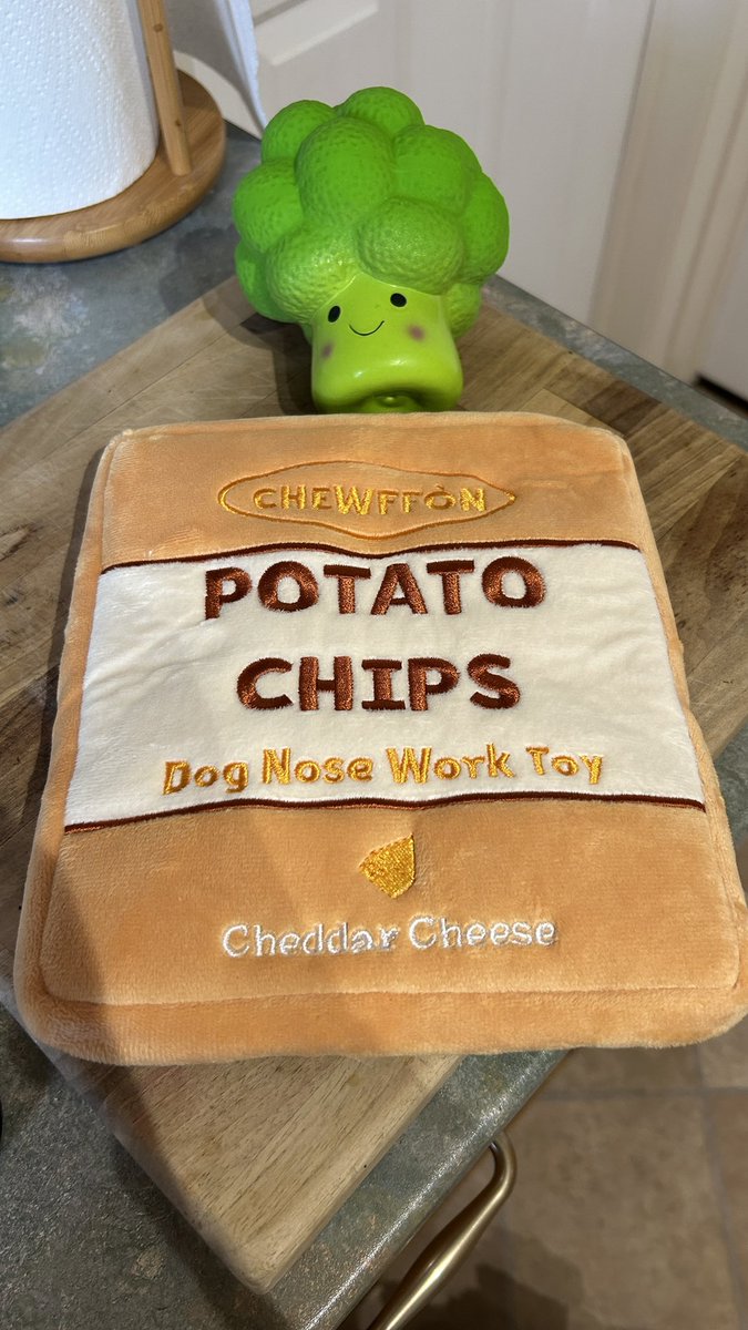 tobysausage's tweet photo. My #SecretSantaPaws knows me well! Cheese flavour crisps! π€£ And the loudest broccoli known to man π https://t.co/Aig1dA7lpn