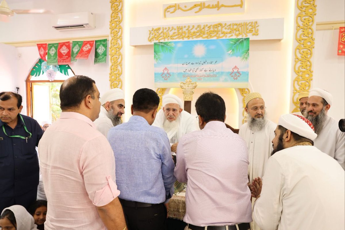 DrPramodPSawant's tweet photo. Pleased to meet the 53rd Da'i al-Mutlaq, Spiritual Head of Worldwide #DawoodiBohra Community His Holiness Syedna Mufaddal Saifuddin,   who visited Dawoodi Bohra Markaz, Socorro-Porvorim along with Union Minister Shri @shripadynaik, Minister Shri @RohanKhaunte, Rajya Sabha MP Shri @ShetSadanand and others.