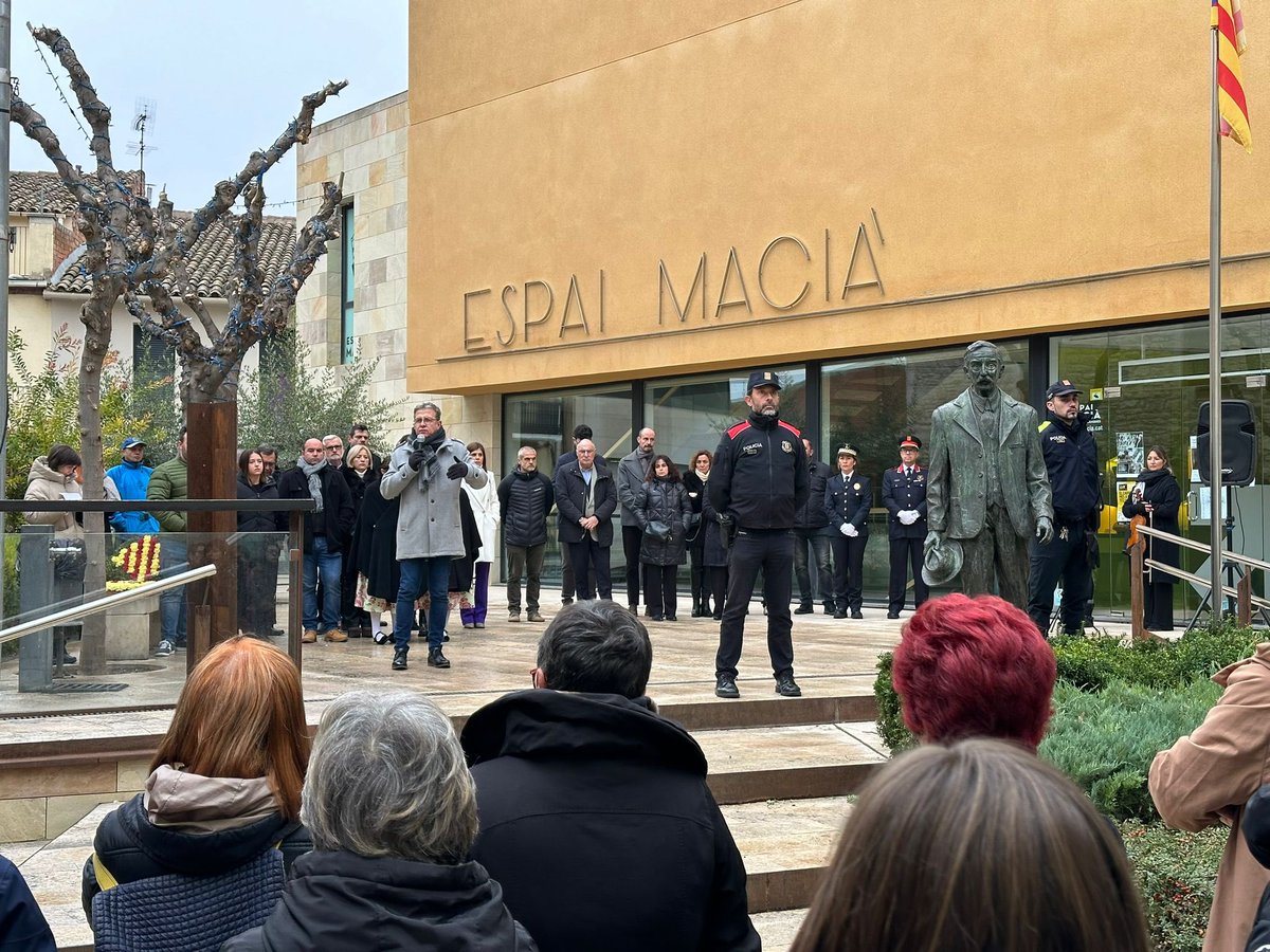 LoJoan's tweet photo. A @espaimacia recordem la memòria de l'Avi als 90 anys de la seua mort. Francesc Macià és una figura clau per a entendre els anhels republicans i el paper que #lesBorges i #Lleida han jugat en la construcció d'una nació que es vol lliure. El nostre deure és difondre el seu llegat https://t.co/qUe0DPsQoO