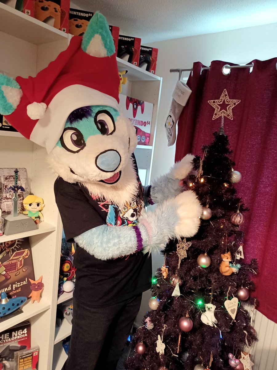 Ikas_Wolf's tweet photo. Merry Christmas you fluffy festive beans! :3

Love Skai, Ikas &amp; Starlight 💜 https://t.co/nk8ONgIDX7