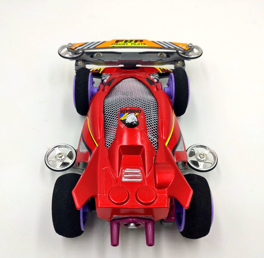 urakata_619's tweet image. マシン名 グラッジバスター
ベースマシン 小覇龍（シャオバイロン）
96年夏のJC頃を意識した大日向白郎（シールの人物）の愛車・小覇龍を作成しました
#EMAXコンデレ
#EMAX
#エモ四駆