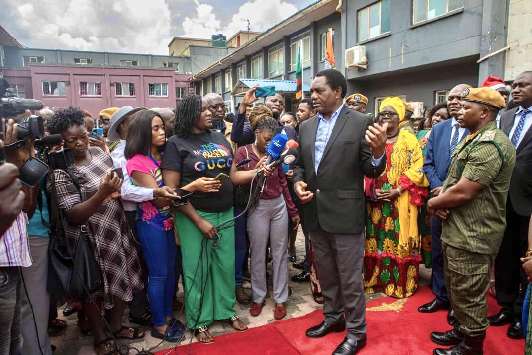 HHichilema's tweet photo. As part of our Christmas celebrations, we visited the maternity wing of University Teaching Hospital #UTH in Lusaka, sharing some comforting moments &amp; festive cheer to the new mothers &amp; staff. #MerryChristmas2023 🎄 https://t.co/WcN4TcQXTh