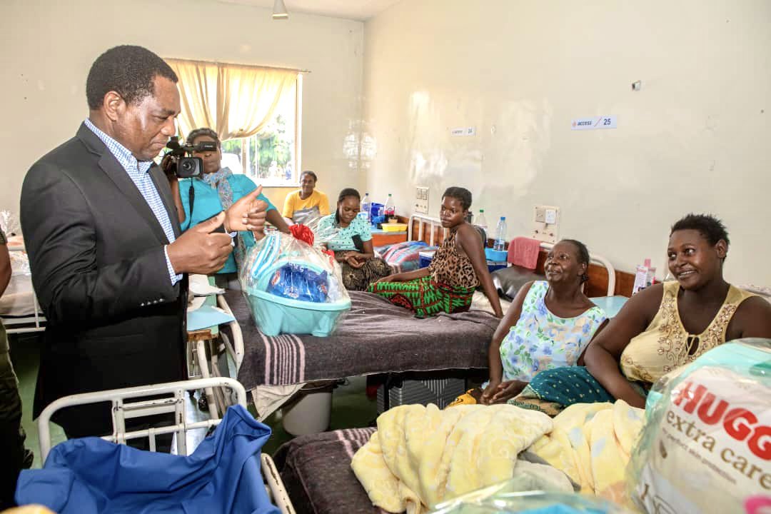 HHichilema's tweet photo. As part of our Christmas celebrations, we visited the maternity wing of University Teaching Hospital #UTH in Lusaka, sharing some comforting moments &amp; festive cheer to the new mothers &amp; staff. #MerryChristmas2023 🎄 https://t.co/WcN4TcQXTh