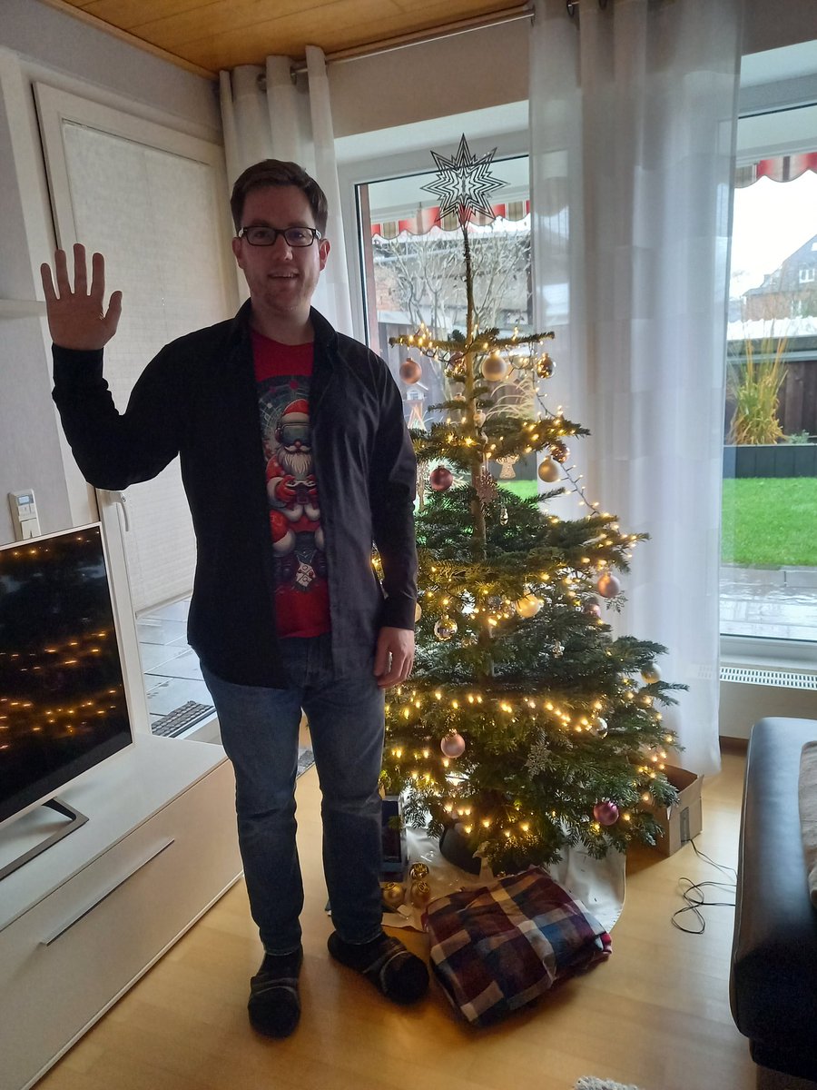 NomadNerdCast's tweet photo. Meine Lieben, ich wΓΌnsche frohe Weihnachten ππ»πππ
Habt ein paar besinnliche Tage und eine schΓΆne Zeit mit euren Liebsten π€πβ€οΈ
#MerryChristmas #Metasanta (wegen dem Shirt π) https://t.co/tK7CZ9Lrv9