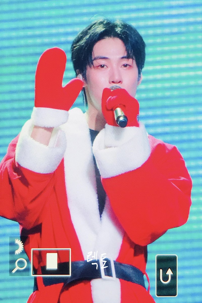 Recto1031's tweet photo. 231225 ㅋㅎㅎ 프리뷰

이승협 너가 내 산타🎅🏼❤️

#엔플라잉 #Nflying #이승협 #LeeSeungHyub #JDON #preview https://t.co/nWd0Cp49XW
