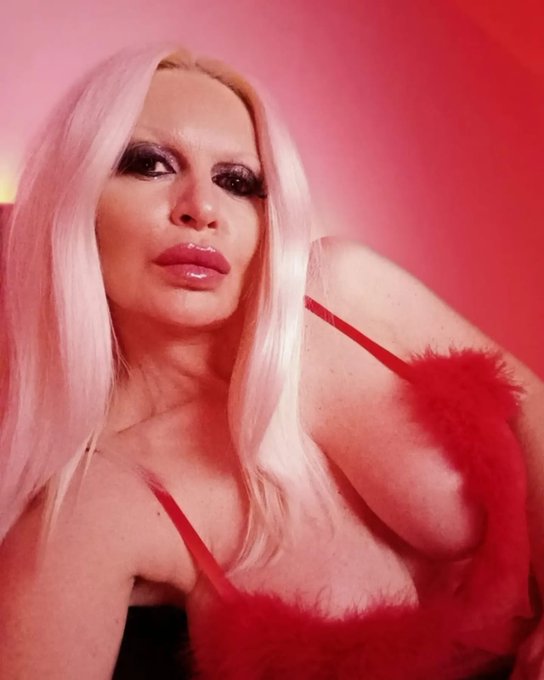 Le ultime due live del anno 2023💣🌶💦 ore 23.00 🔞https://t.co/Un1k7wQtwC🔞  Mercoled&igrave; 27 dicembre Valeria