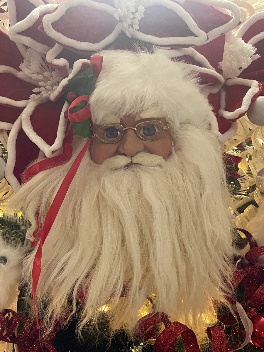 LBrumbe's tweet image. MERRY CHRISTMAS! Let us not forget the true meaning of this day. HAPPY BIRTHDAY JESUS ✝️🎁