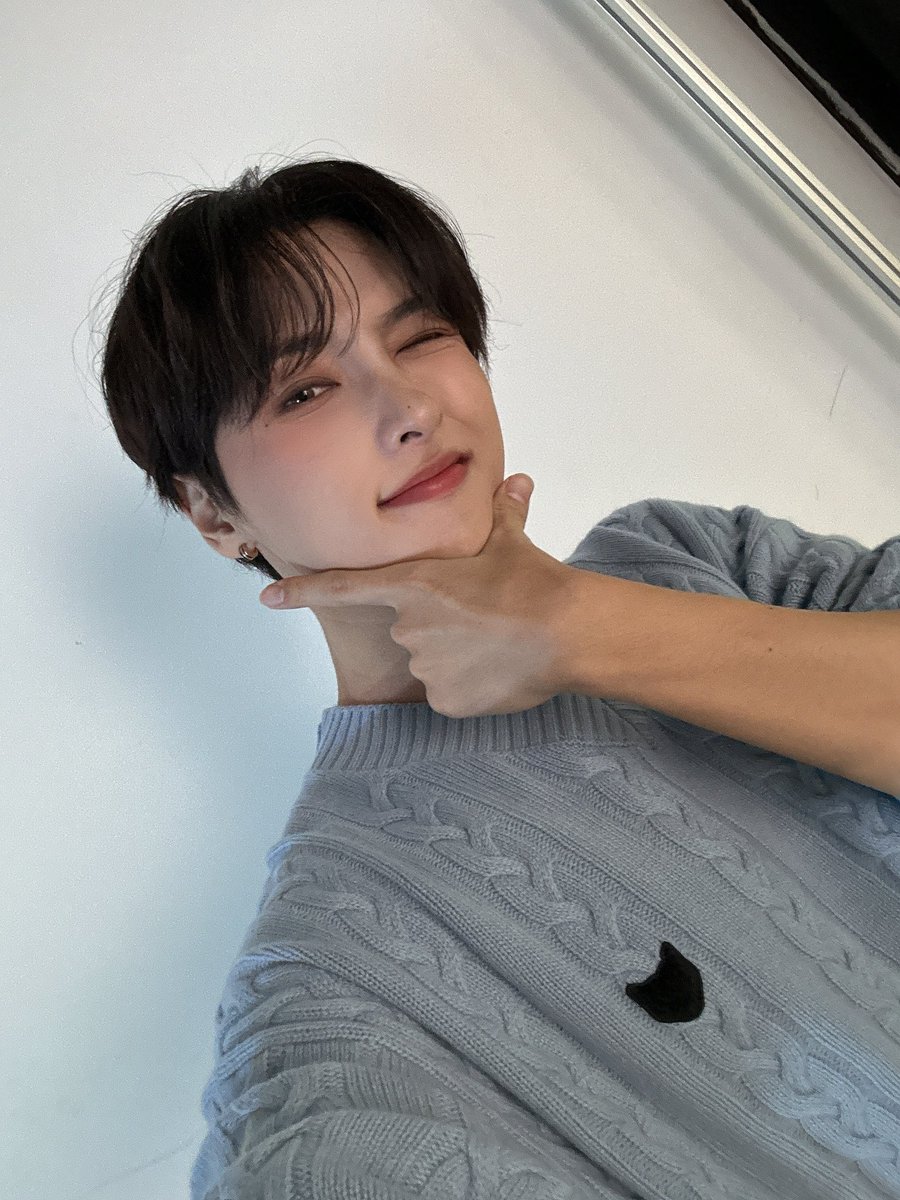 OnlyOneOfmember's tweet photo. [#리에] ㅁㅔㄹㅣㅋㅡㄹㅣㅅㅡㅁㅏㅅㅡ😘

#OnlyOneOf #온리원오브 https://t.co/W1EmgimApc