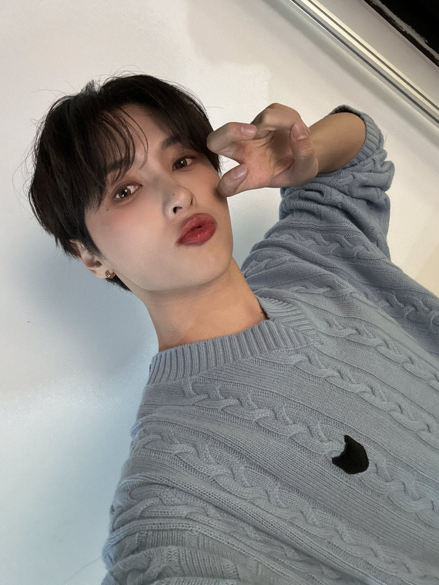 OnlyOneOfmember's tweet photo. [#리에] ㅁㅔㄹㅣㅋㅡㄹㅣㅅㅡㅁㅏㅅㅡ😘

#OnlyOneOf #온리원오브 https://t.co/W1EmgimApc