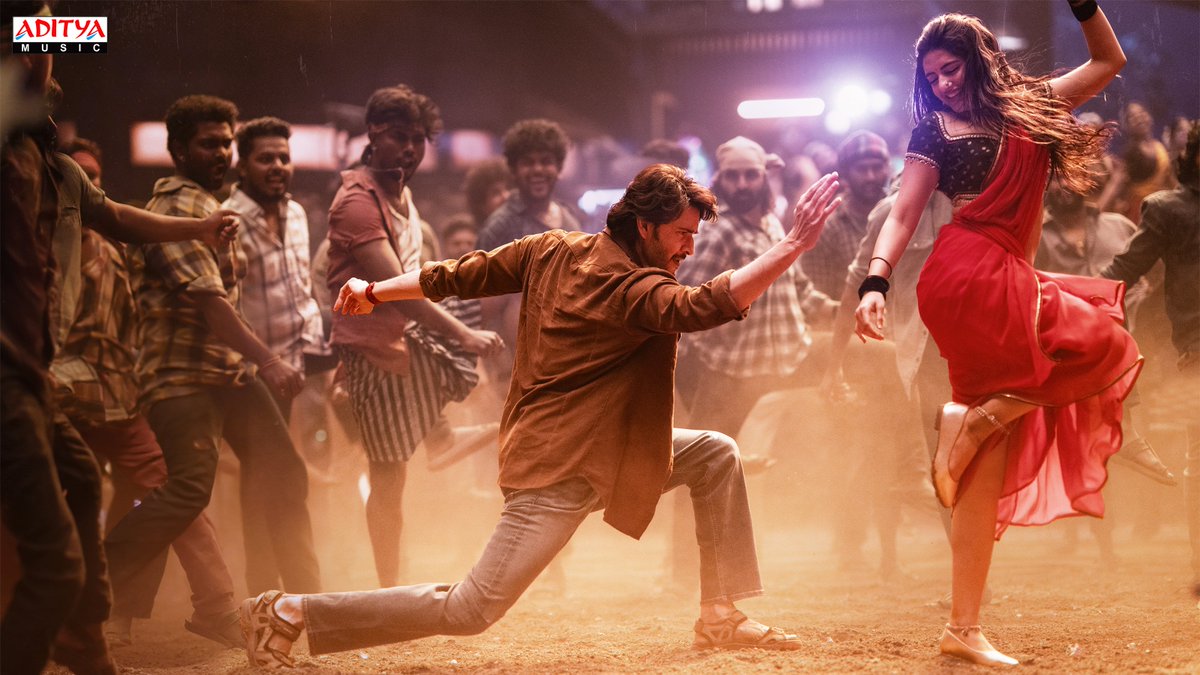 adityamusic's tweet photo. Get ready to crank up the volume, Super Fans! 💥🔊

A High Voltage Spicy Mass Number from #GunturKaaram is coming in hot 🔥 and ready to set the dance floors on fire! 💃🕺

A @MusicThaman Musical 🎹❤️‍🔥

Super🌟 @urstrulyMahesh #Trivikram #Thaman @sreeleela14 @meenakshiioffl @vamsi84 @manojdft @NavinNooli #ASPrakash @haarikahassine @adityamusic  

#GunturKaaramOnJan12th 🌶
