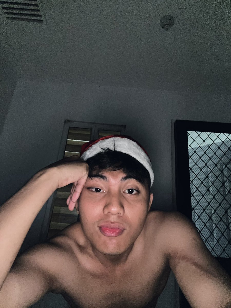 JethDee17907's tweet photo. Merry Christmas 🎄🎁 https://t.co/xTpK6AlopS