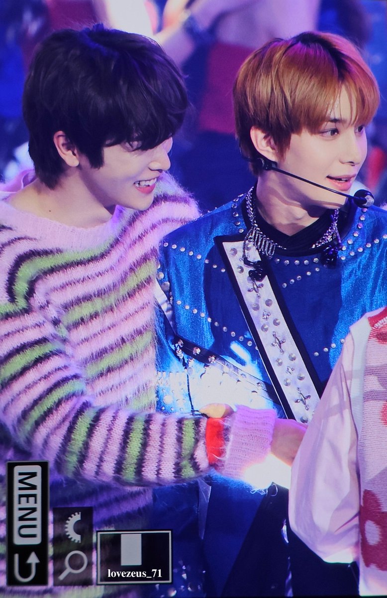 lovezeus71's tweet photo. 231225 가요대전 #정우 #성찬

형제즈🫶🏻

#JUNGWOO #SUNGCHAN #NCT127 #RIIZE #NCT #ジョンウ https://t.co/QxqNrvGCbK
