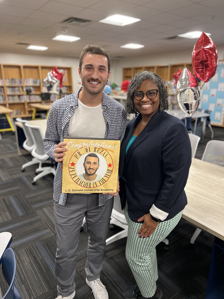 klbt7's tweet image. We honored our Teacher of the Year. @LODLeadAcademy 
@DallasISDSupt 
@Tanya_N_Shelton 
#decemberrecap
#region4rising 
#cometzone