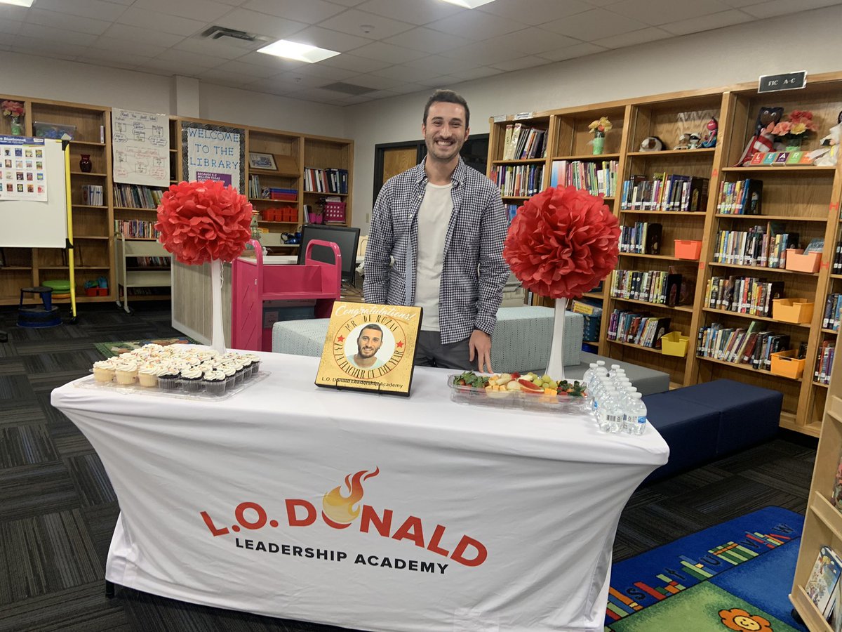 klbt7's tweet image. We honored our Teacher of the Year. @LODLeadAcademy 
@DallasISDSupt 
@Tanya_N_Shelton 
#decemberrecap
#region4rising 
#cometzone