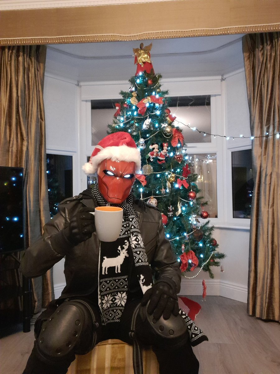 Tai_Spectre97's tweet photo. Merry Christmas everyone.
___________
#RedHood #RedHoodCosplay #RedHoodCosplayer #Cosplay #Cosplayer #DC #DCcomics #DCcosplay #DCcosplayer #DCantihero #AntiHero #UnderTheRedHood #2ndRobin #JasonTodd #Batfamily #MerryChristmas #christmas2023 #christmas #dcchristmas #XmasinIreland https://t.co/5SHbH6Rkh9
